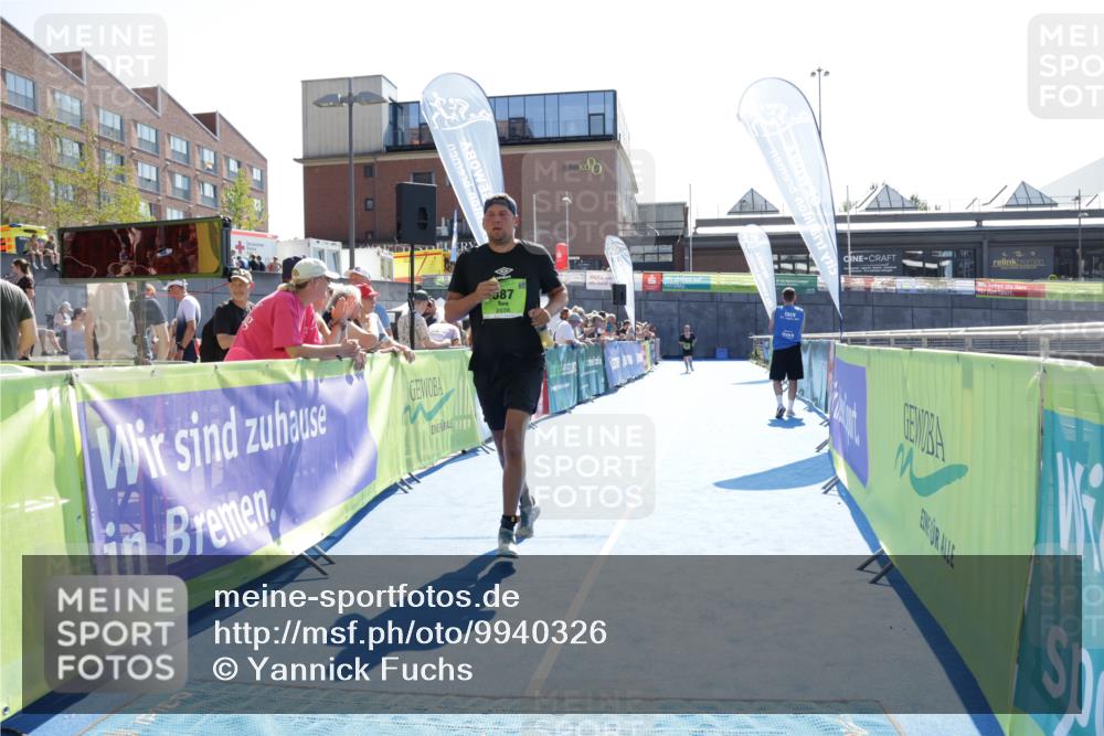 09.08.2026 - GEWOBA Citytriathlon Bremen Yannick Fuchs http://msf.ph/oto/9940326 09.08.2026 15:37:52 Ziel 387 meine-sportfotos.de