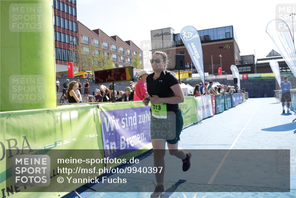 09.08.2026 - GEWOBA Citytriathlon Bremen Yannick Fuchs http://msf.ph/oto/9940397 09.08.2026 15:38:38 Ziel 313 meine-sportfotos.de