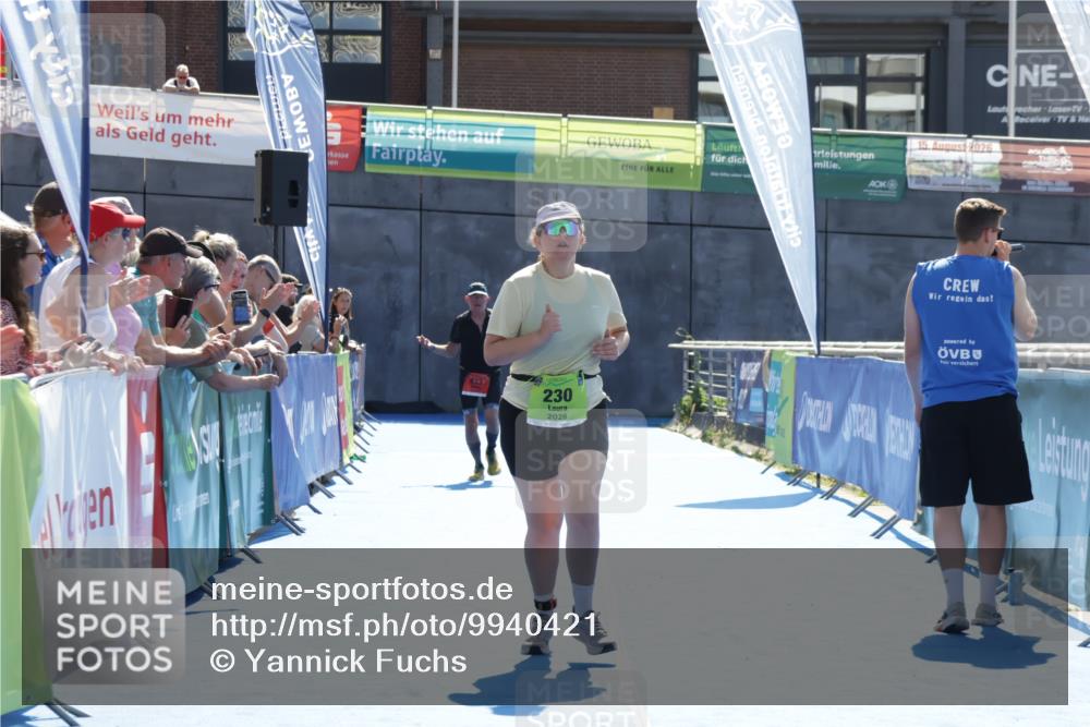 09.08.2026 - GEWOBA Citytriathlon Bremen Yannick Fuchs http://msf.ph/oto/9940421 09.08.2026 15:39:05 Ziel 230 meine-sportfotos.de
