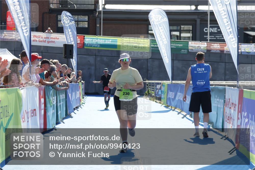 09.08.2026 - GEWOBA Citytriathlon Bremen Yannick Fuchs http://msf.ph/oto/9940423 09.08.2026 15:39:05 Ziel 230 meine-sportfotos.de