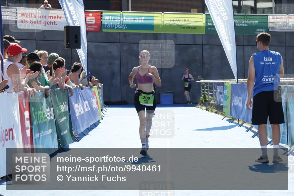 09.08.2026 - GEWOBA Citytriathlon Bremen Yannick Fuchs http://msf.ph/oto/9940461 09.08.2026 15:39:26 Ziel 209 meine-sportfotos.de
