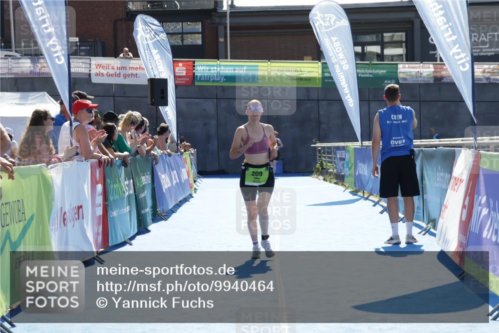09.08.2026 - GEWOBA Citytriathlon Bremen Yannick Fuchs http://msf.ph/oto/9940464 09.08.2026 15:39:27 Ziel 209 meine-sportfotos.de