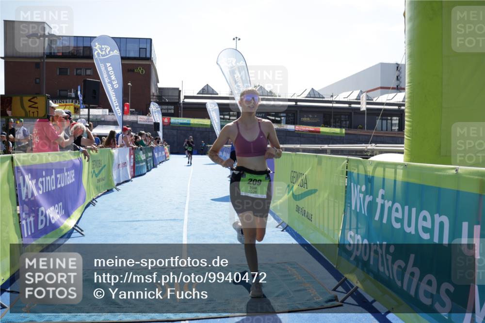09.08.2026 - GEWOBA Citytriathlon Bremen Yannick Fuchs http://msf.ph/oto/9940472 09.08.2026 15:39:30 Ziel 209 meine-sportfotos.de