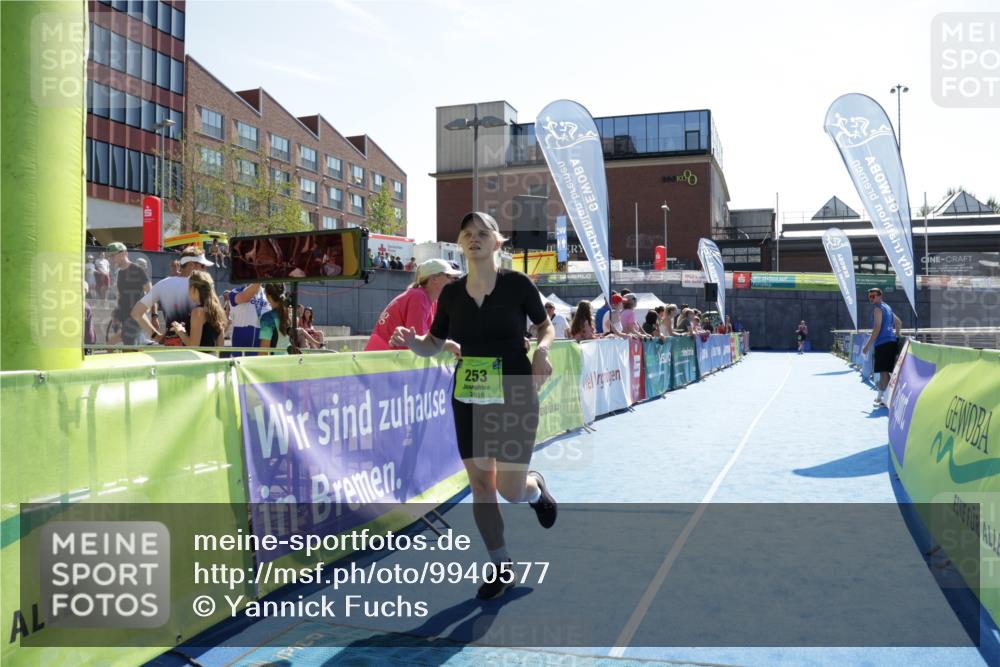 09.08.2026 - GEWOBA Citytriathlon Bremen Yannick Fuchs http://msf.ph/oto/9940577 09.08.2026 15:40:05 Ziel 253 meine-sportfotos.de