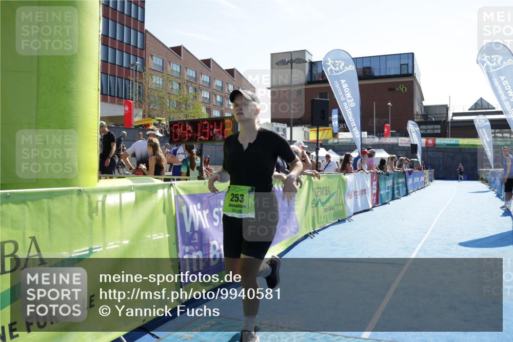 09.08.2026 - GEWOBA Citytriathlon Bremen Yannick Fuchs http://msf.ph/oto/9940581 09.08.2026 15:40:06 Ziel 253 meine-sportfotos.de