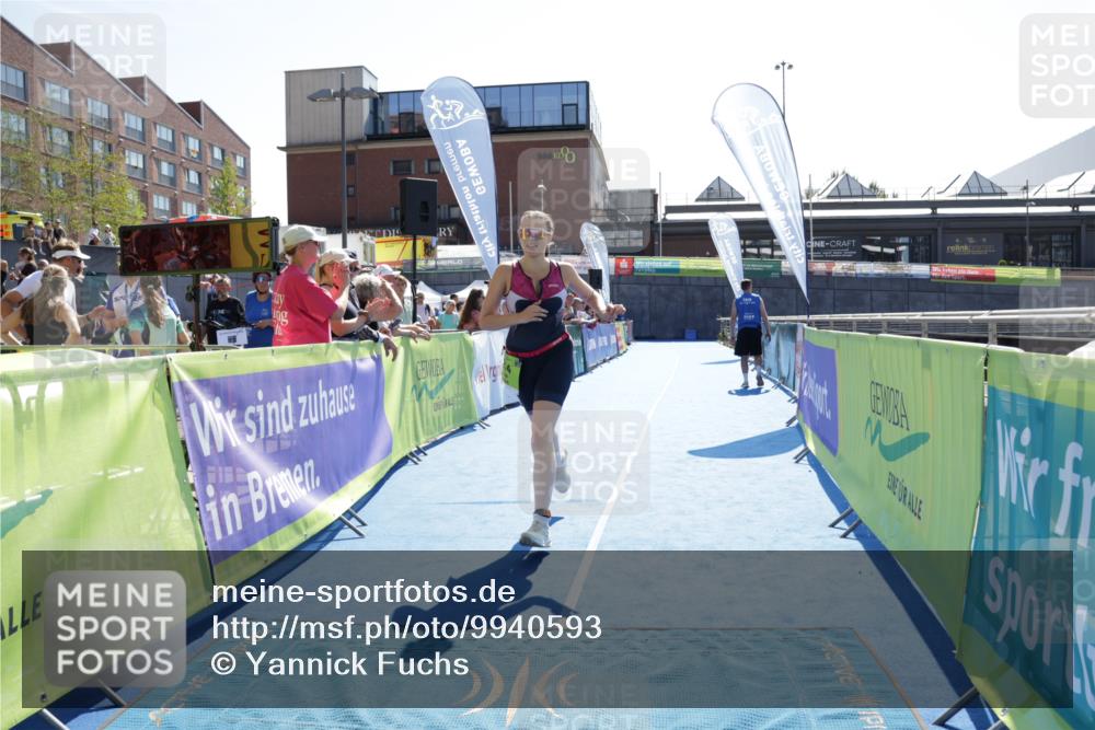09.08.2026 - GEWOBA Citytriathlon Bremen Yannick Fuchs http://msf.ph/oto/9940593 09.08.2026 15:40:18 Ziel 214 meine-sportfotos.de