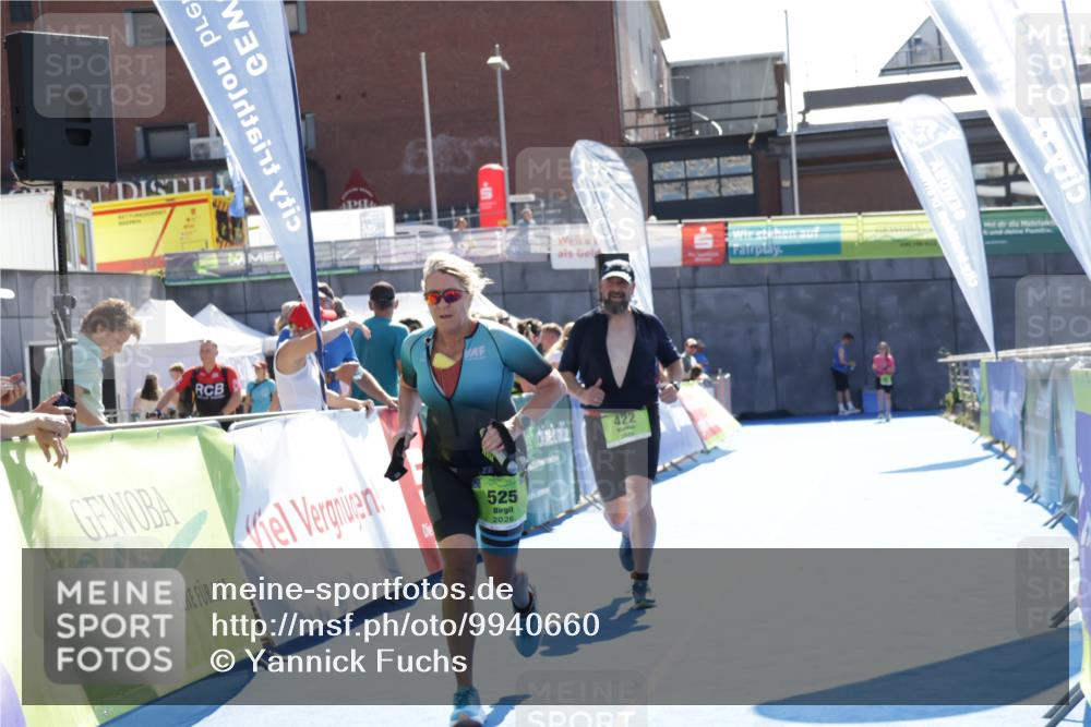 09.08.2026 - GEWOBA Citytriathlon Bremen Yannick Fuchs http://msf.ph/oto/9940660 09.08.2026 15:41:03 Ziel 422, 525 meine-sportfotos.de