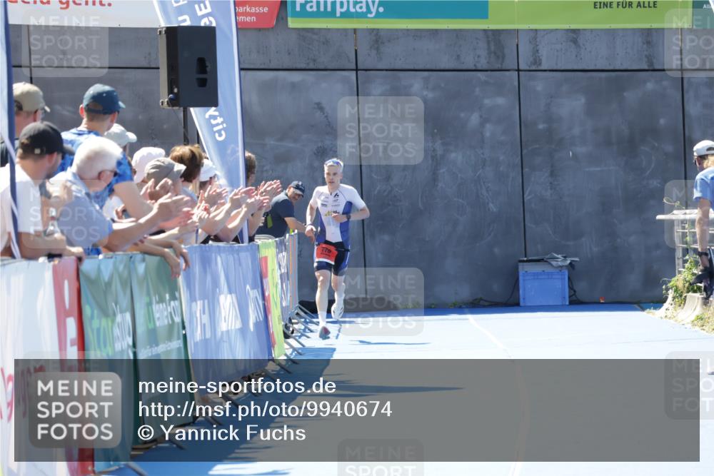 09.08.2026 - GEWOBA Citytriathlon Bremen Yannick Fuchs http://msf.ph/oto/9940674 09.08.2026 13:43:47 Ziel  meine-sportfotos.de