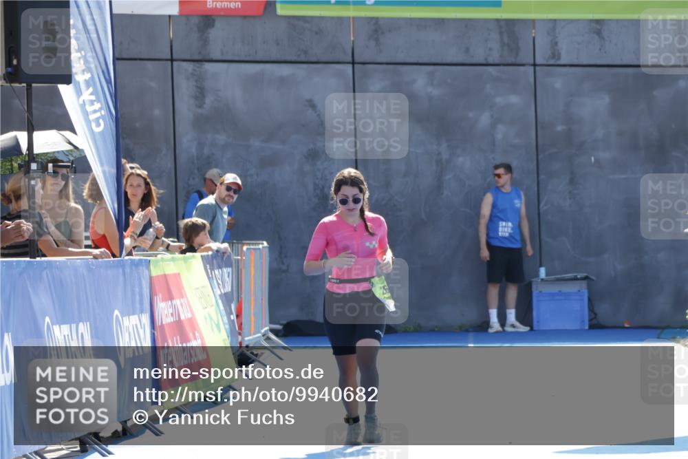 09.08.2026 - GEWOBA Citytriathlon Bremen Yannick Fuchs http://msf.ph/oto/9940682 09.08.2026 15:41:10 Ziel 422, 525 meine-sportfotos.de