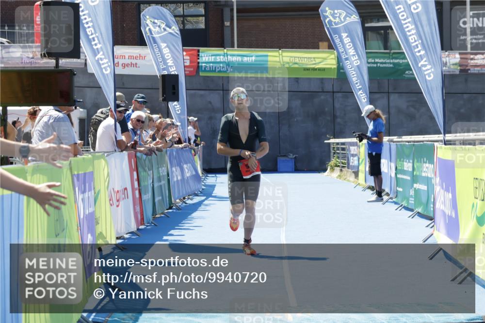 09.08.2026 - GEWOBA Citytriathlon Bremen Yannick Fuchs http://msf.ph/oto/9940720 09.08.2026 13:44:34 Ziel 557 meine-sportfotos.de