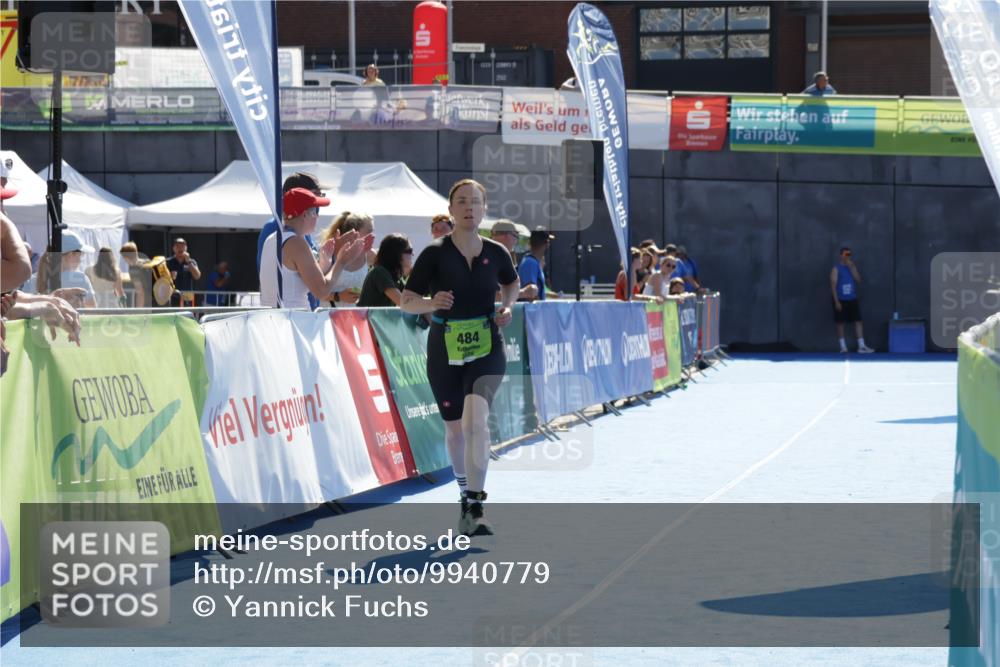 09.08.2026 - GEWOBA Citytriathlon Bremen Yannick Fuchs http://msf.ph/oto/9940779 09.08.2026 15:41:59 Ziel 484 meine-sportfotos.de