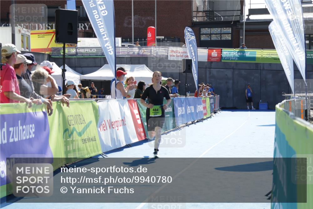 09.08.2026 - GEWOBA Citytriathlon Bremen Yannick Fuchs http://msf.ph/oto/9940780 09.08.2026 15:41:59 Ziel 484 meine-sportfotos.de