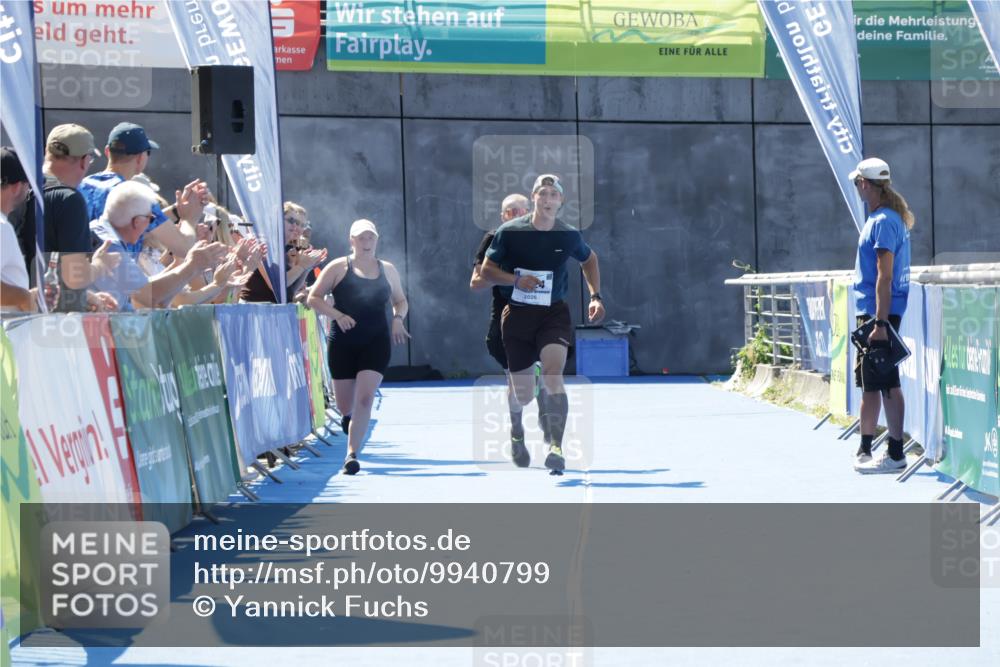 09.08.2026 - GEWOBA Citytriathlon Bremen Yannick Fuchs http://msf.ph/oto/9940799 09.08.2026 13:45:34 Ziel 1124 meine-sportfotos.de