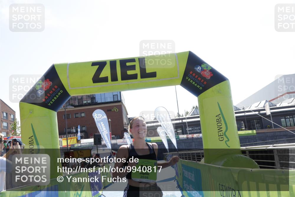 09.08.2026 - GEWOBA Citytriathlon Bremen Yannick Fuchs http://msf.ph/oto/9940817 09.08.2026 15:42:41 Ziel 246 meine-sportfotos.de