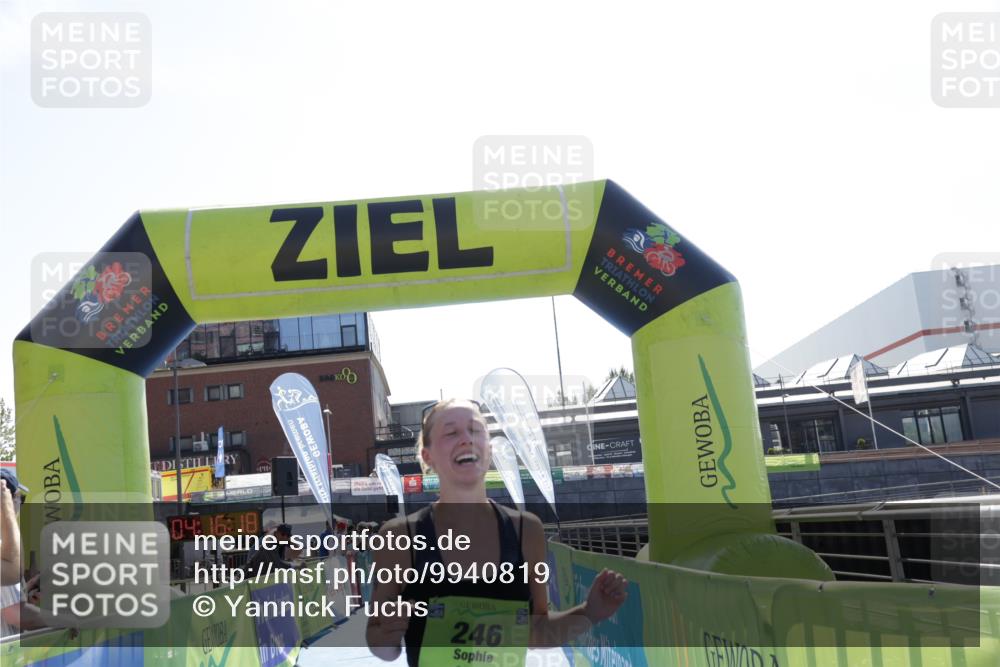 09.08.2026 - GEWOBA Citytriathlon Bremen Yannick Fuchs http://msf.ph/oto/9940819 09.08.2026 15:42:41 Ziel 246 meine-sportfotos.de