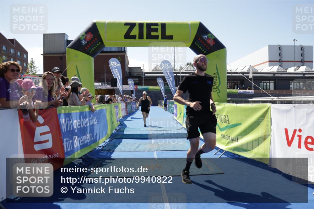 09.08.2026 - GEWOBA Citytriathlon Bremen Yannick Fuchs http://msf.ph/oto/9940822 09.08.2026 13:45:39 Ziel 1124 meine-sportfotos.de
