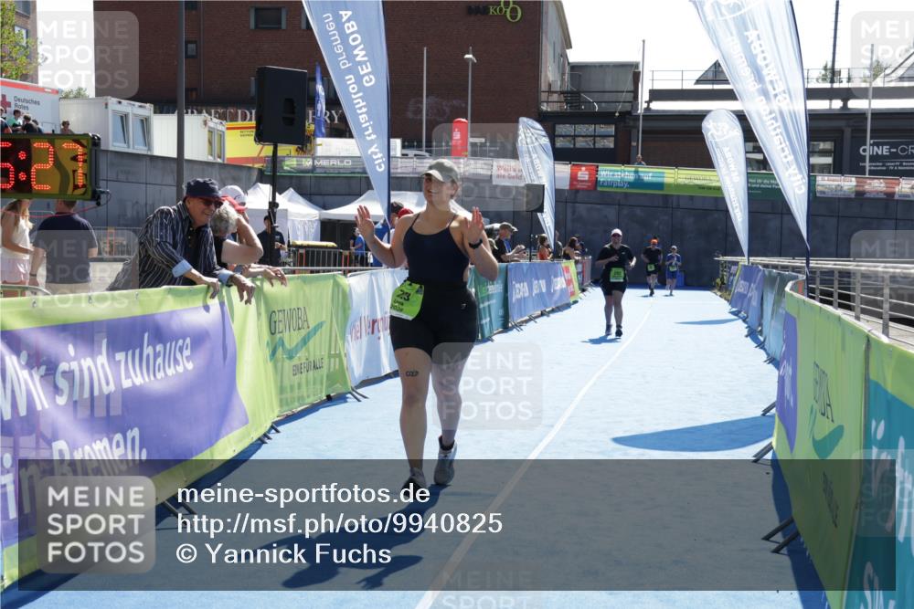 09.08.2026 - GEWOBA Citytriathlon Bremen Yannick Fuchs http://msf.ph/oto/9940825 09.08.2026 15:42:50 Ziel 223 meine-sportfotos.de