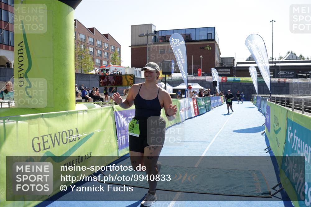 09.08.2026 - GEWOBA Citytriathlon Bremen Yannick Fuchs http://msf.ph/oto/9940833 09.08.2026 15:42:51 Ziel 223 meine-sportfotos.de
