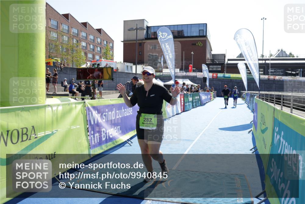 09.08.2026 - GEWOBA Citytriathlon Bremen Yannick Fuchs http://msf.ph/oto/9940845 09.08.2026 15:42:57 Ziel 282 meine-sportfotos.de