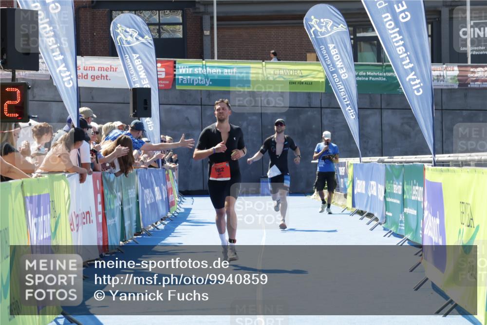 09.08.2026 - GEWOBA Citytriathlon Bremen Yannick Fuchs http://msf.ph/oto/9940859 09.08.2026 13:46:55 Ziel 595, 682 meine-sportfotos.de