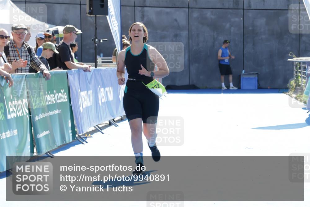 09.08.2026 - GEWOBA Citytriathlon Bremen Yannick Fuchs http://msf.ph/oto/9940891 09.08.2026 15:43:33 Ziel 332 meine-sportfotos.de