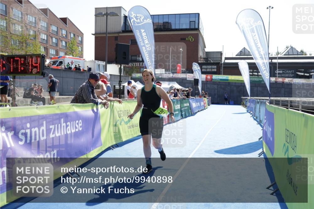 09.08.2026 - GEWOBA Citytriathlon Bremen Yannick Fuchs http://msf.ph/oto/9940898 09.08.2026 15:43:37 Ziel 332 meine-sportfotos.de