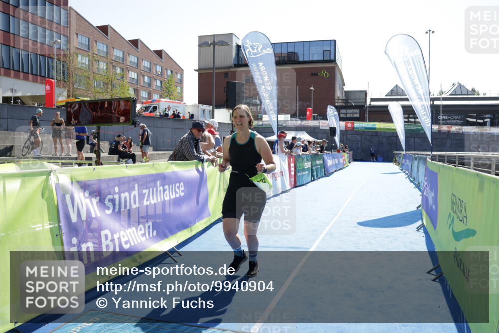 09.08.2026 - GEWOBA Citytriathlon Bremen Yannick Fuchs http://msf.ph/oto/9940904 09.08.2026 15:43:38 Ziel 332 meine-sportfotos.de