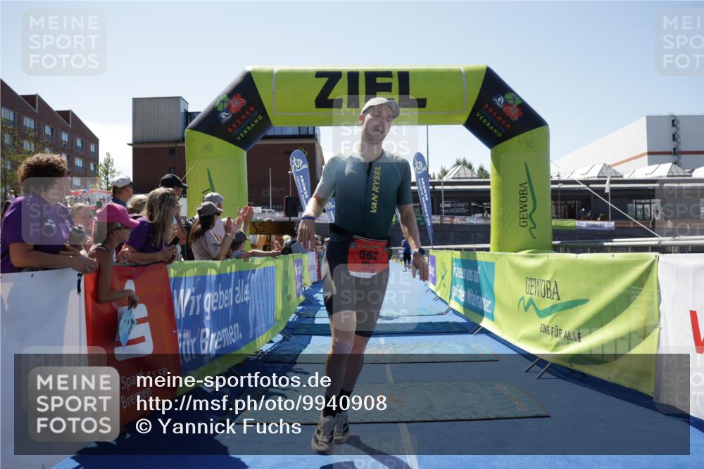 09.08.2026 - GEWOBA Citytriathlon Bremen Yannick Fuchs http://msf.ph/oto/9940908 09.08.2026 13:48:09 Ziel 562, 789 meine-sportfotos.de