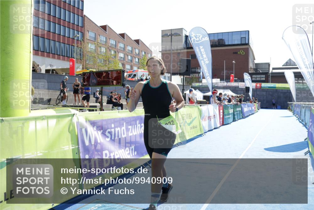 09.08.2026 - GEWOBA Citytriathlon Bremen Yannick Fuchs http://msf.ph/oto/9940909 09.08.2026 15:43:38 Ziel 332 meine-sportfotos.de