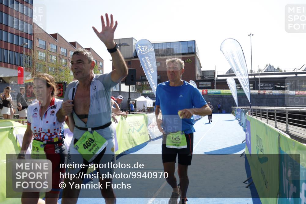 09.08.2026 - GEWOBA Citytriathlon Bremen Yannick Fuchs http://msf.ph/oto/9940970 09.08.2026 15:44:06 Ziel 445, 469, 512 meine-sportfotos.de