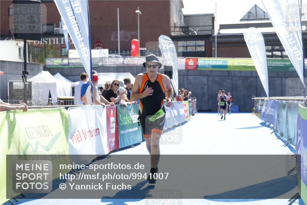 09.08.2026 - GEWOBA Citytriathlon Bremen Yannick Fuchs http://msf.ph/oto/9941007 09.08.2026 15:44:33 Ziel 465 meine-sportfotos.de
