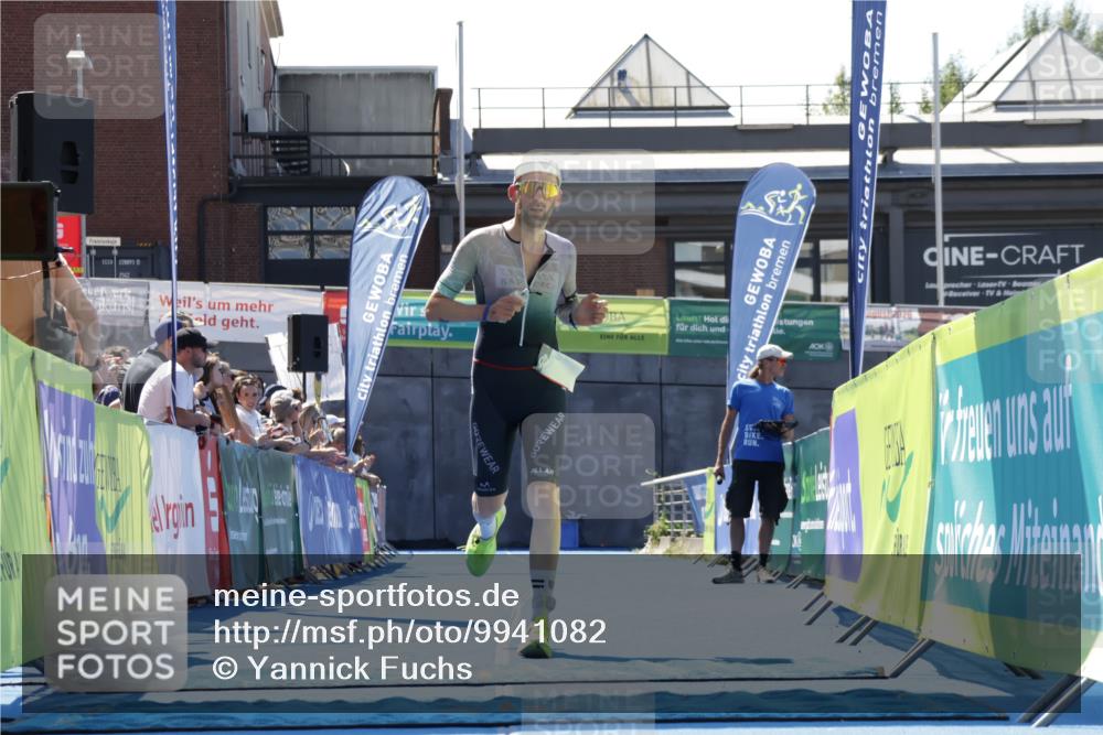09.08.2026 - GEWOBA Citytriathlon Bremen Yannick Fuchs http://msf.ph/oto/9941082 09.08.2026 13:51:17 Ziel 767 meine-sportfotos.de