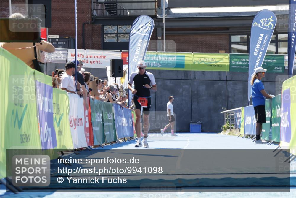 09.08.2026 - GEWOBA Citytriathlon Bremen Yannick Fuchs http://msf.ph/oto/9941098 09.08.2026 13:51:39 Ziel 825 meine-sportfotos.de