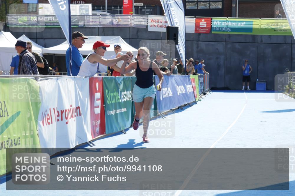09.08.2026 - GEWOBA Citytriathlon Bremen Yannick Fuchs http://msf.ph/oto/9941108 09.08.2026 15:45:49 Ziel 518 meine-sportfotos.de