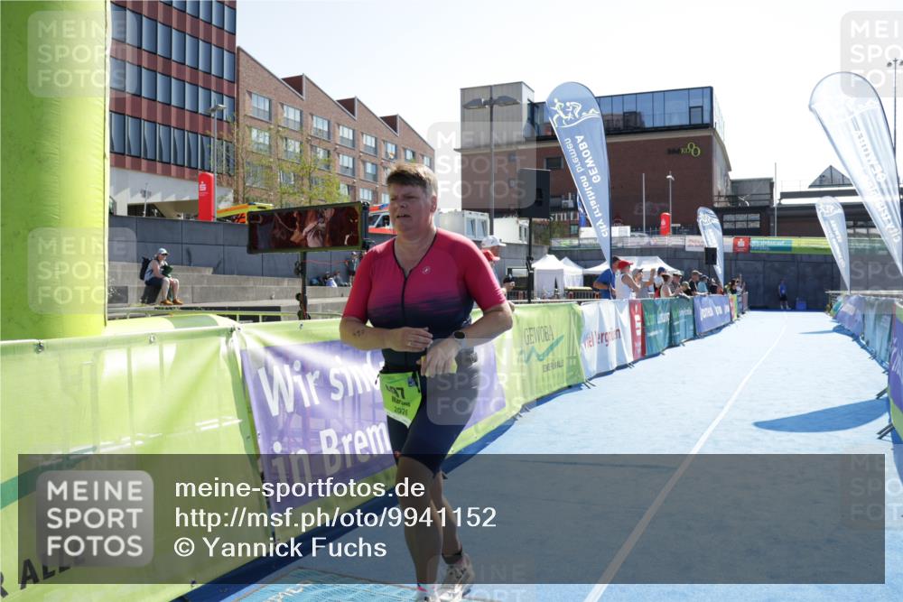 09.08.2026 - GEWOBA Citytriathlon Bremen Yannick Fuchs http://msf.ph/oto/9941152 09.08.2026 15:47:08 Ziel 497 meine-sportfotos.de