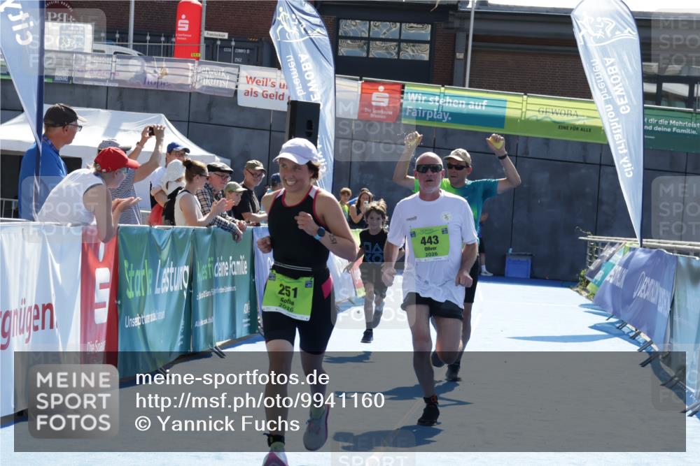 09.08.2026 - GEWOBA Citytriathlon Bremen Yannick Fuchs http://msf.ph/oto/9941160 09.08.2026 15:47:27 Ziel 251, 443 meine-sportfotos.de