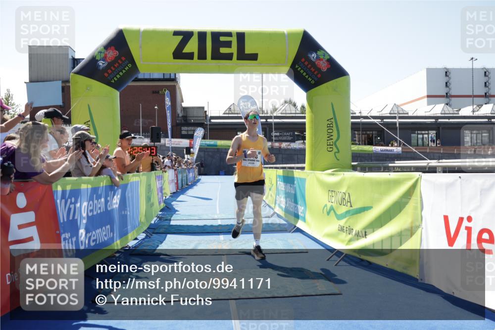 09.08.2026 - GEWOBA Citytriathlon Bremen Yannick Fuchs http://msf.ph/oto/9941171 09.08.2026 13:52:06 Ziel 675, 1148 meine-sportfotos.de