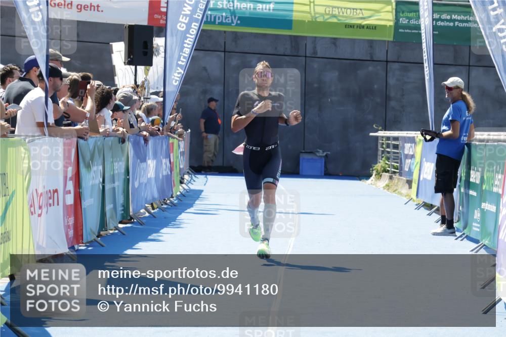 09.08.2026 - GEWOBA Citytriathlon Bremen Yannick Fuchs http://msf.ph/oto/9941180 09.08.2026 13:52:20 Ziel 740 meine-sportfotos.de