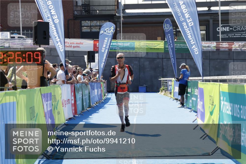09.08.2026 - GEWOBA Citytriathlon Bremen Yannick Fuchs http://msf.ph/oto/9941210 09.08.2026 13:52:32 Ziel 808 meine-sportfotos.de