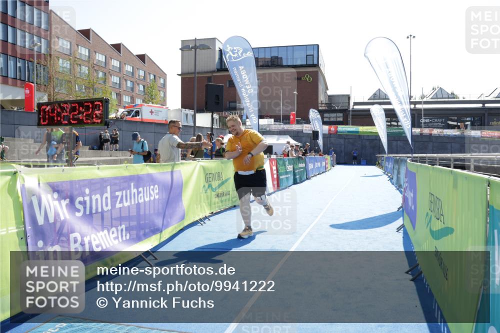 09.08.2026 - GEWOBA Citytriathlon Bremen Yannick Fuchs http://msf.ph/oto/9941222 09.08.2026 15:48:46 Ziel 166 meine-sportfotos.de