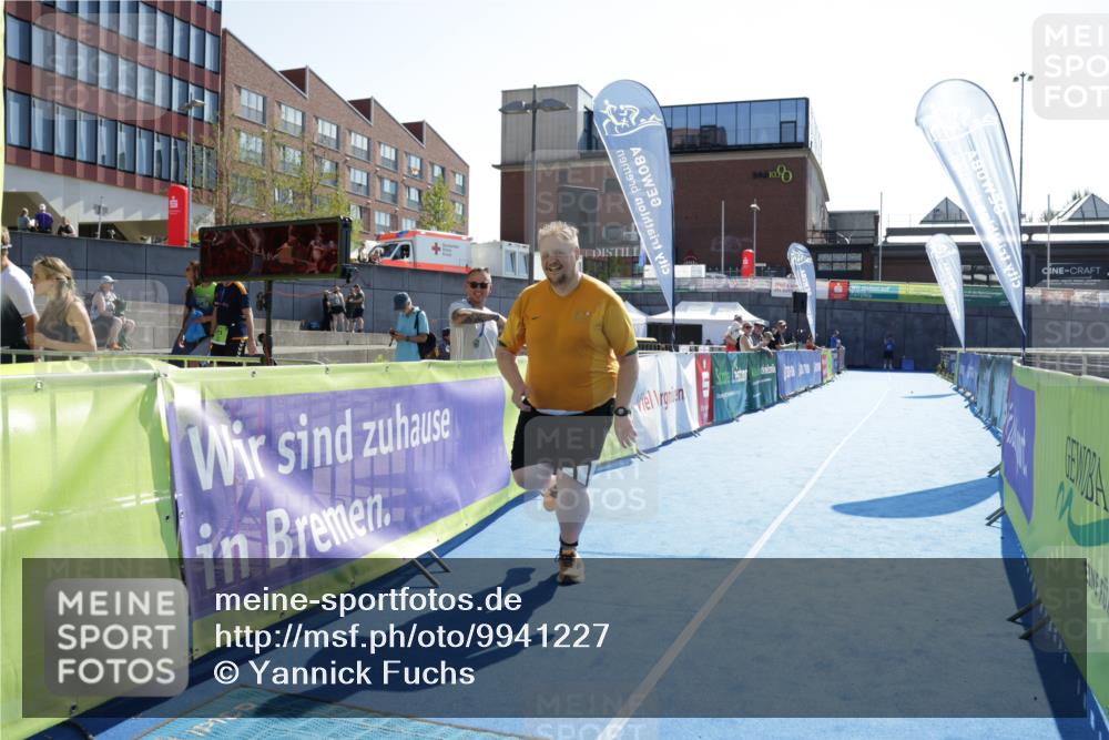 09.08.2026 - GEWOBA Citytriathlon Bremen Yannick Fuchs http://msf.ph/oto/9941227 09.08.2026 15:48:46 Ziel 166 meine-sportfotos.de