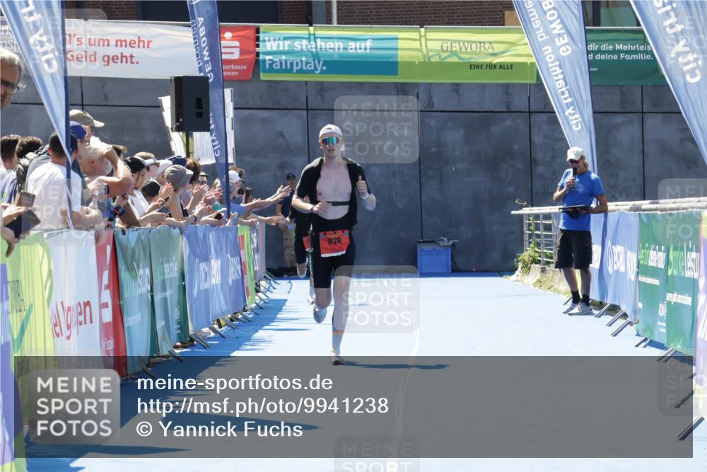 09.08.2026 - GEWOBA Citytriathlon Bremen Yannick Fuchs http://msf.ph/oto/9941238 09.08.2026 13:52:53 Ziel 878 meine-sportfotos.de