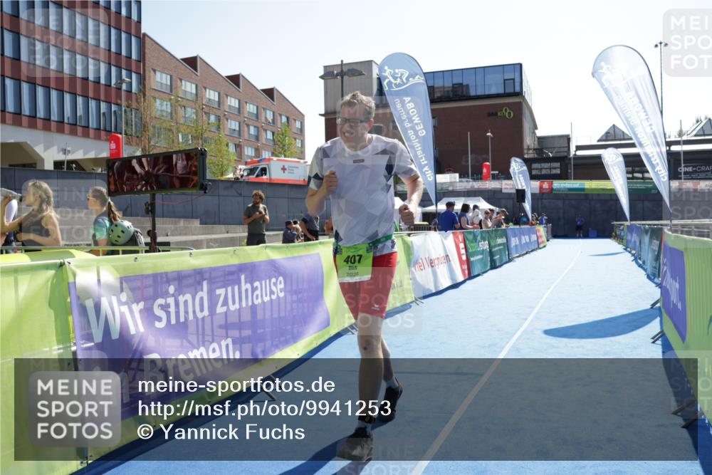 09.08.2026 - GEWOBA Citytriathlon Bremen Yannick Fuchs http://msf.ph/oto/9941253 09.08.2026 15:50:03 Ziel 407 meine-sportfotos.de