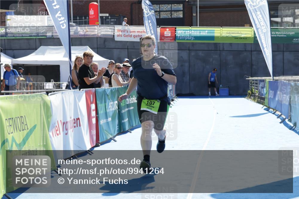 09.08.2026 - GEWOBA Citytriathlon Bremen Yannick Fuchs http://msf.ph/oto/9941264 09.08.2026 15:52:03 Ziel 107 meine-sportfotos.de