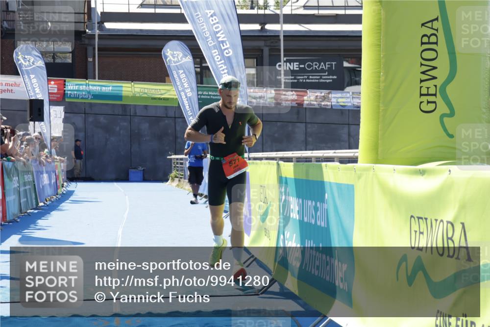 09.08.2026 - GEWOBA Citytriathlon Bremen Yannick Fuchs http://msf.ph/oto/9941280 09.08.2026 13:53:09 Ziel 571 meine-sportfotos.de