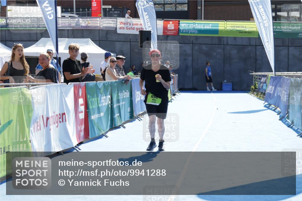 09.08.2026 - GEWOBA Citytriathlon Bremen Yannick Fuchs http://msf.ph/oto/9941288 09.08.2026 15:52:41 Ziel 498 meine-sportfotos.de