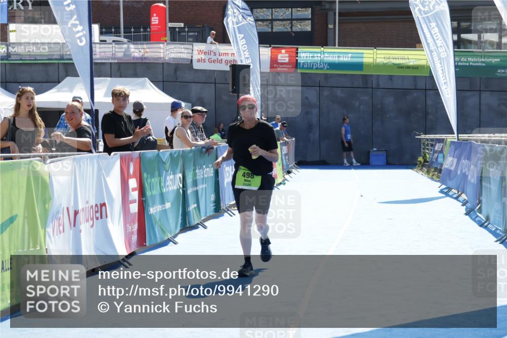 09.08.2026 - GEWOBA Citytriathlon Bremen Yannick Fuchs http://msf.ph/oto/9941290 09.08.2026 15:52:41 Ziel 498 meine-sportfotos.de
