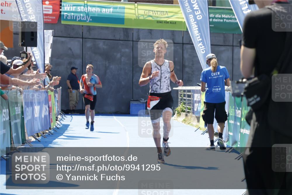 09.08.2026 - GEWOBA Citytriathlon Bremen Yannick Fuchs http://msf.ph/oto/9941295 09.08.2026 13:53:31 Ziel 702 meine-sportfotos.de