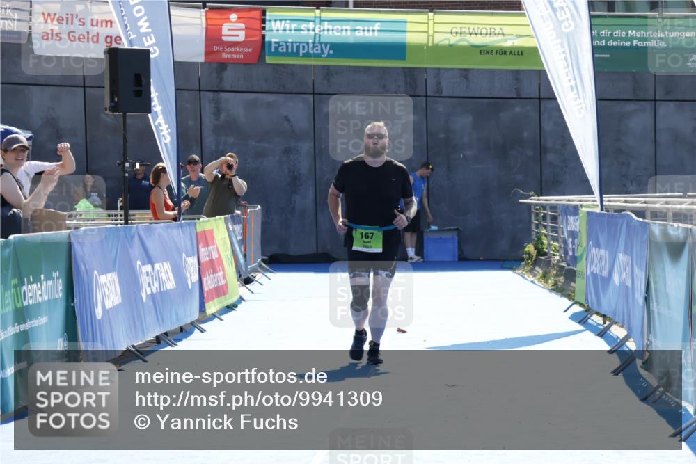 09.08.2026 - GEWOBA Citytriathlon Bremen Yannick Fuchs http://msf.ph/oto/9941309 09.08.2026 15:53:18 Ziel  meine-sportfotos.de