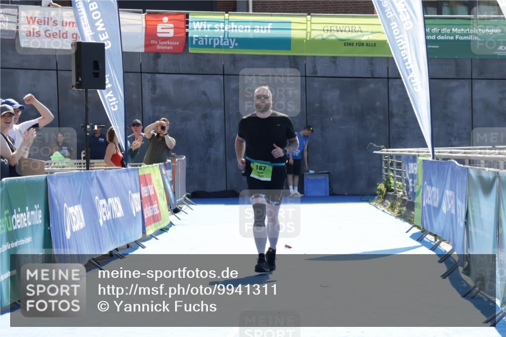 09.08.2026 - GEWOBA Citytriathlon Bremen Yannick Fuchs http://msf.ph/oto/9941311 09.08.2026 15:53:19 Ziel  meine-sportfotos.de